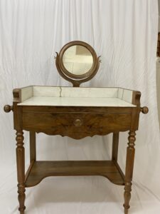 Table de Toilette d’époque 1830, miroir rond et plateau en marbre.